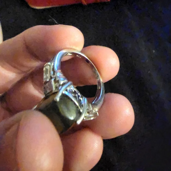 Ring - Picture 4 of 4